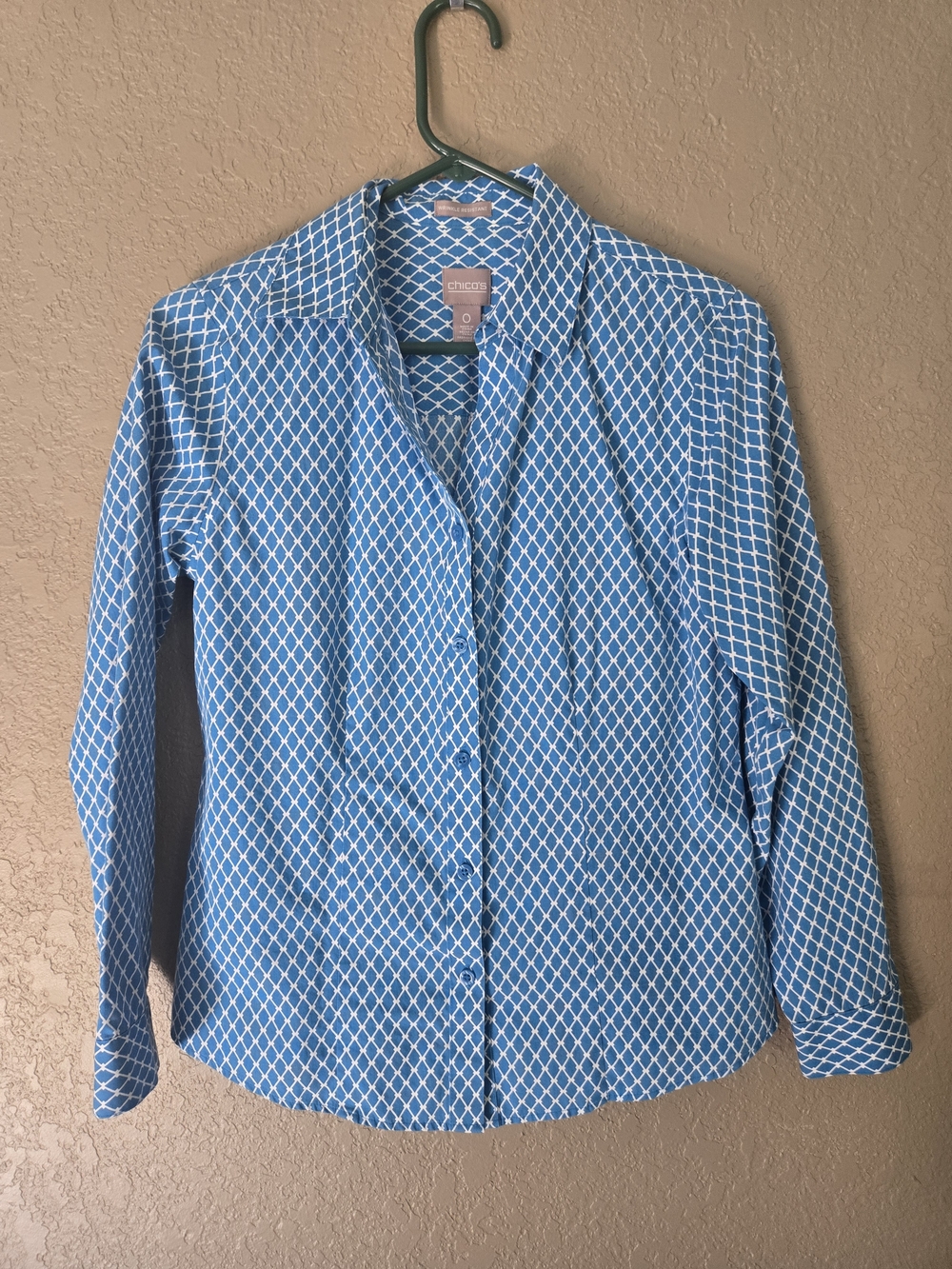 Chico's Blue White Geometric Print Button-Up Shirt Size 0 (Small) 8578
